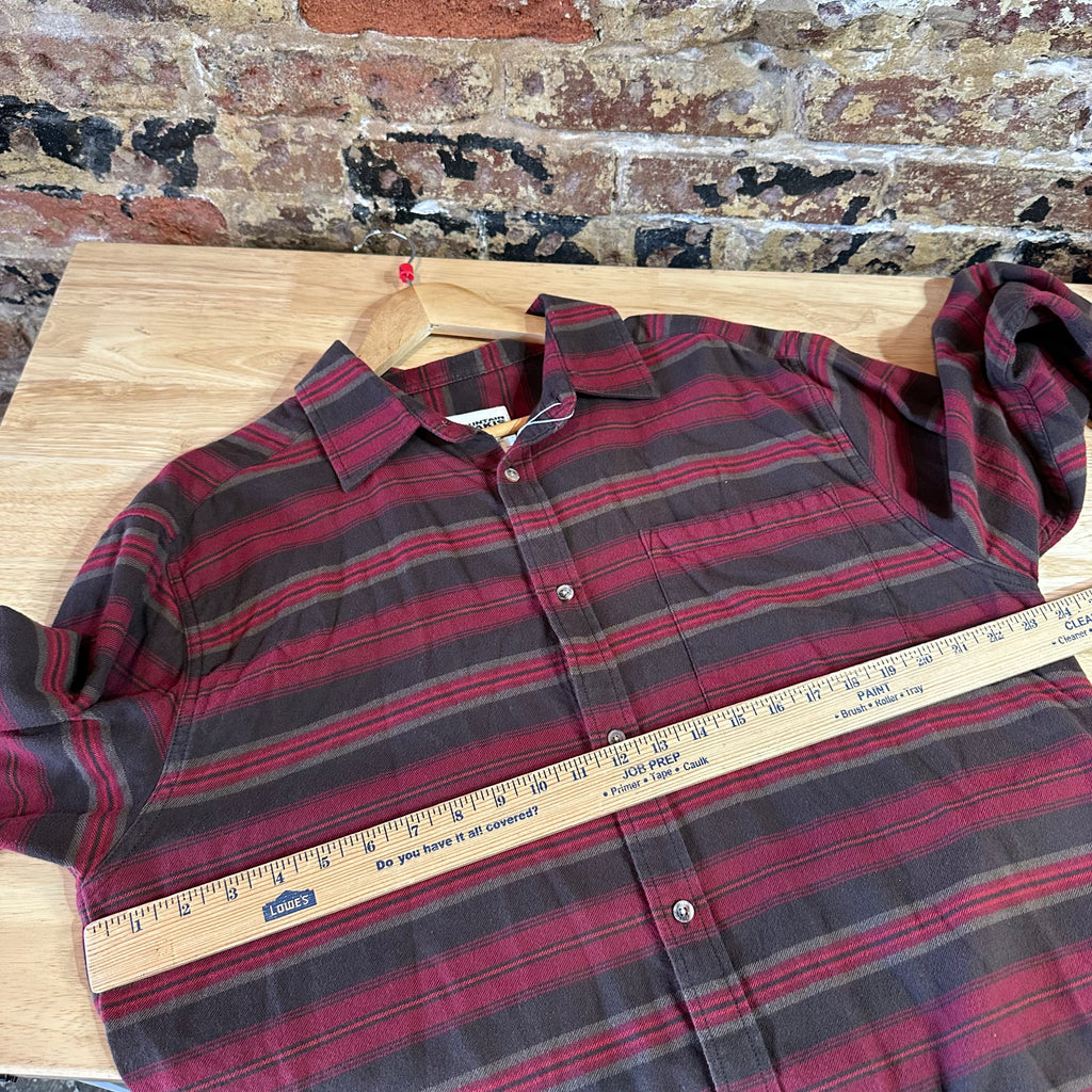 Mountain Khakis Men's Large Button Shirt