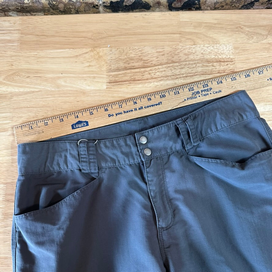 North Face Womens 6 Gray Capris