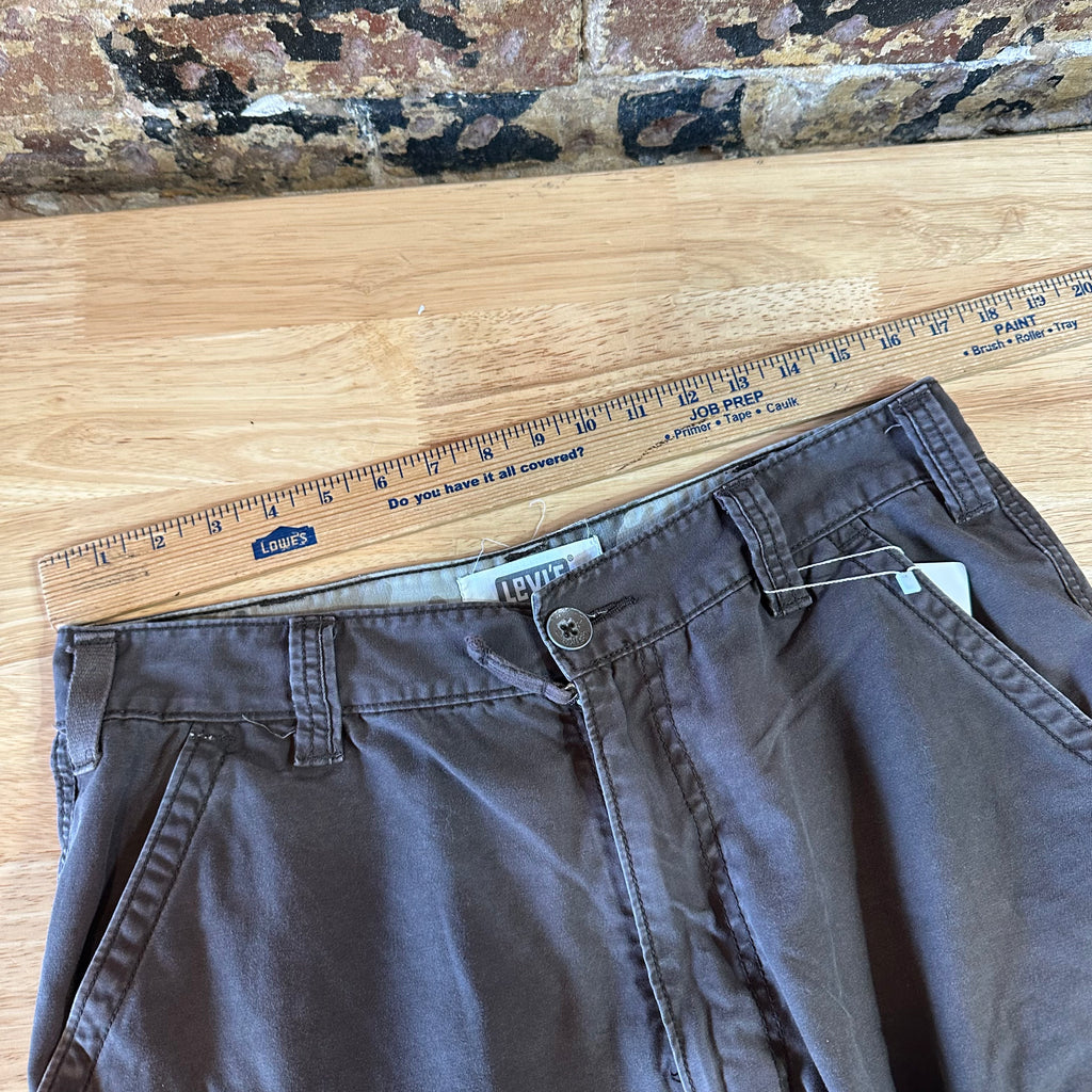Levi's Cargo Dark Brown Shorts Mens 32