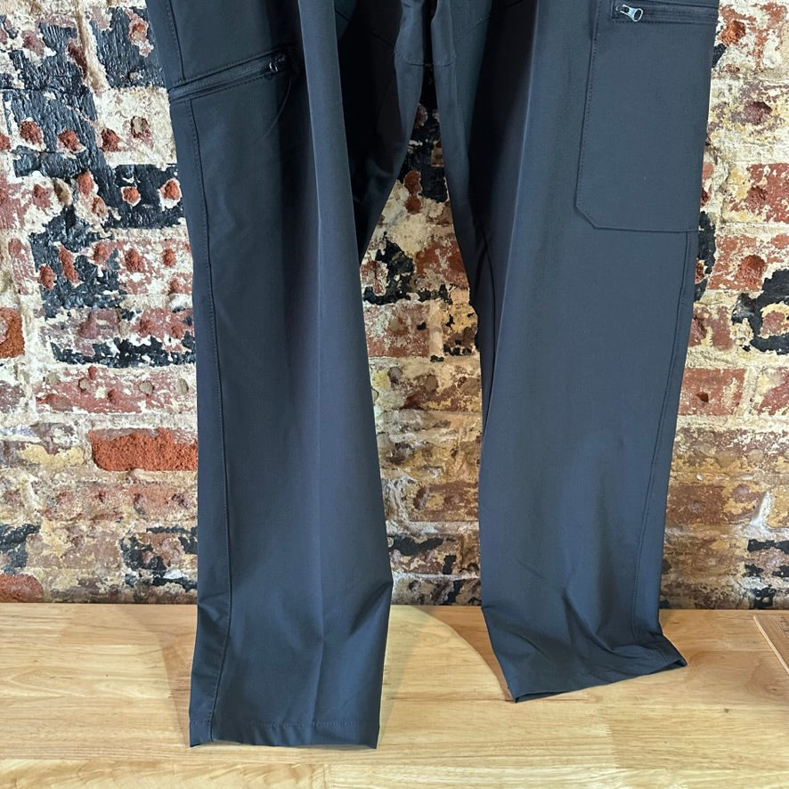 Magellan Mens 36 Black Pants