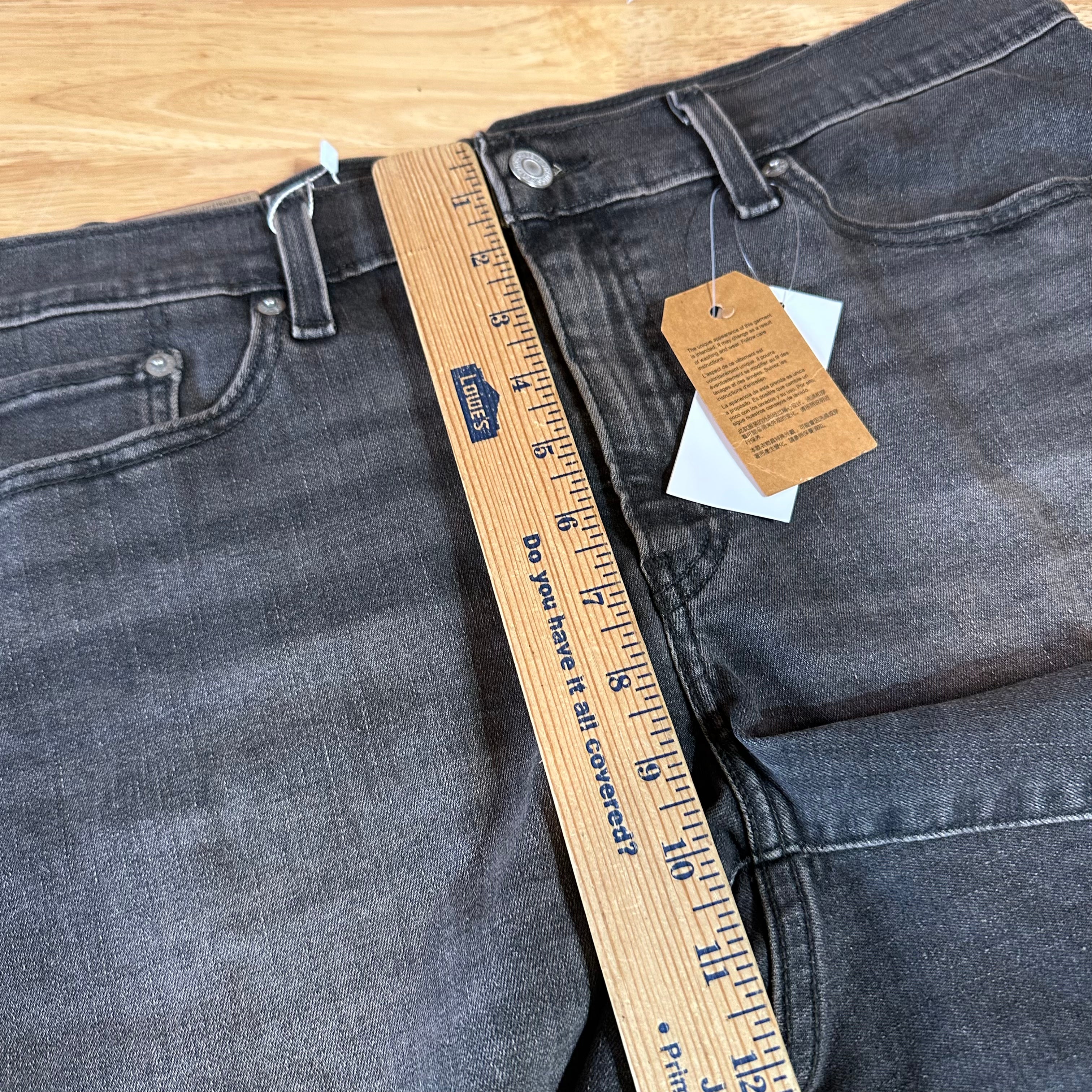 Levi's Black Denim Jean Shorts Womens 33 NEW
