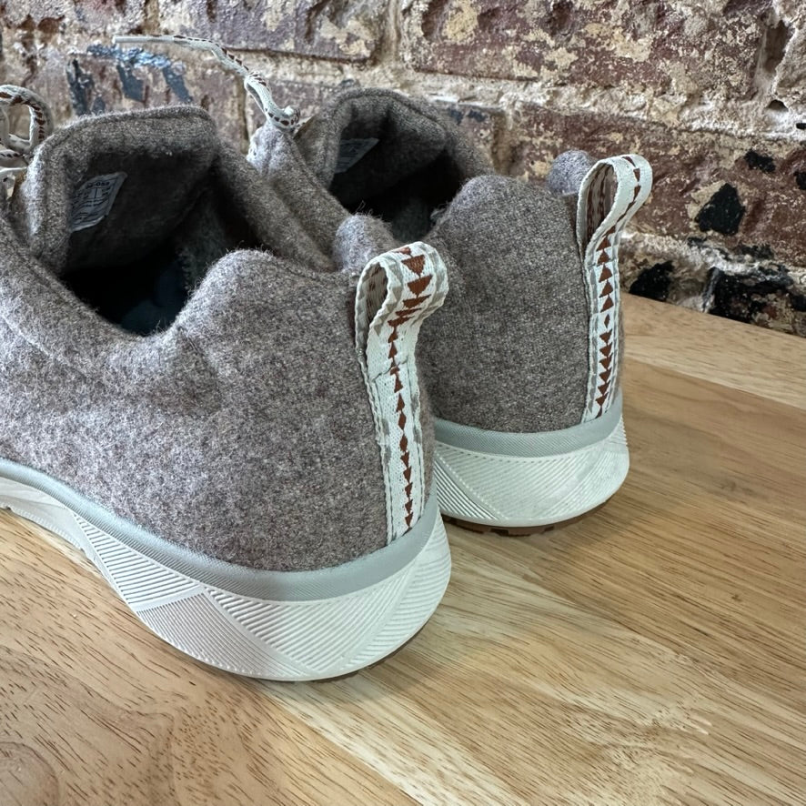 Pendleton Womens 11 Brown Shoes