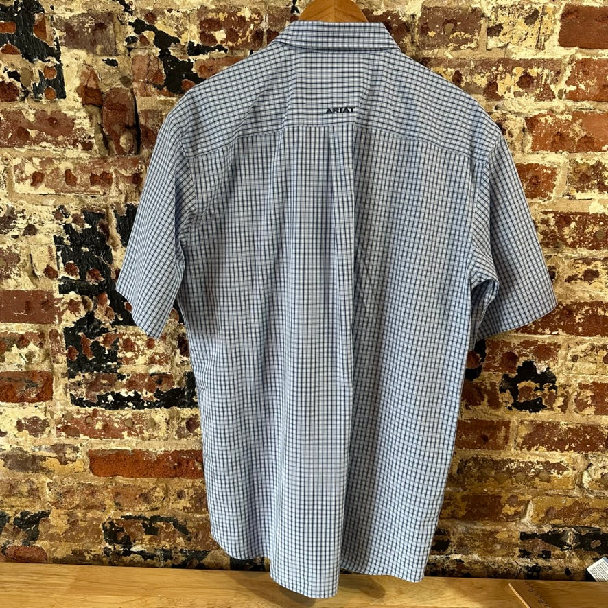 Ariat Men's Large Western Shirt