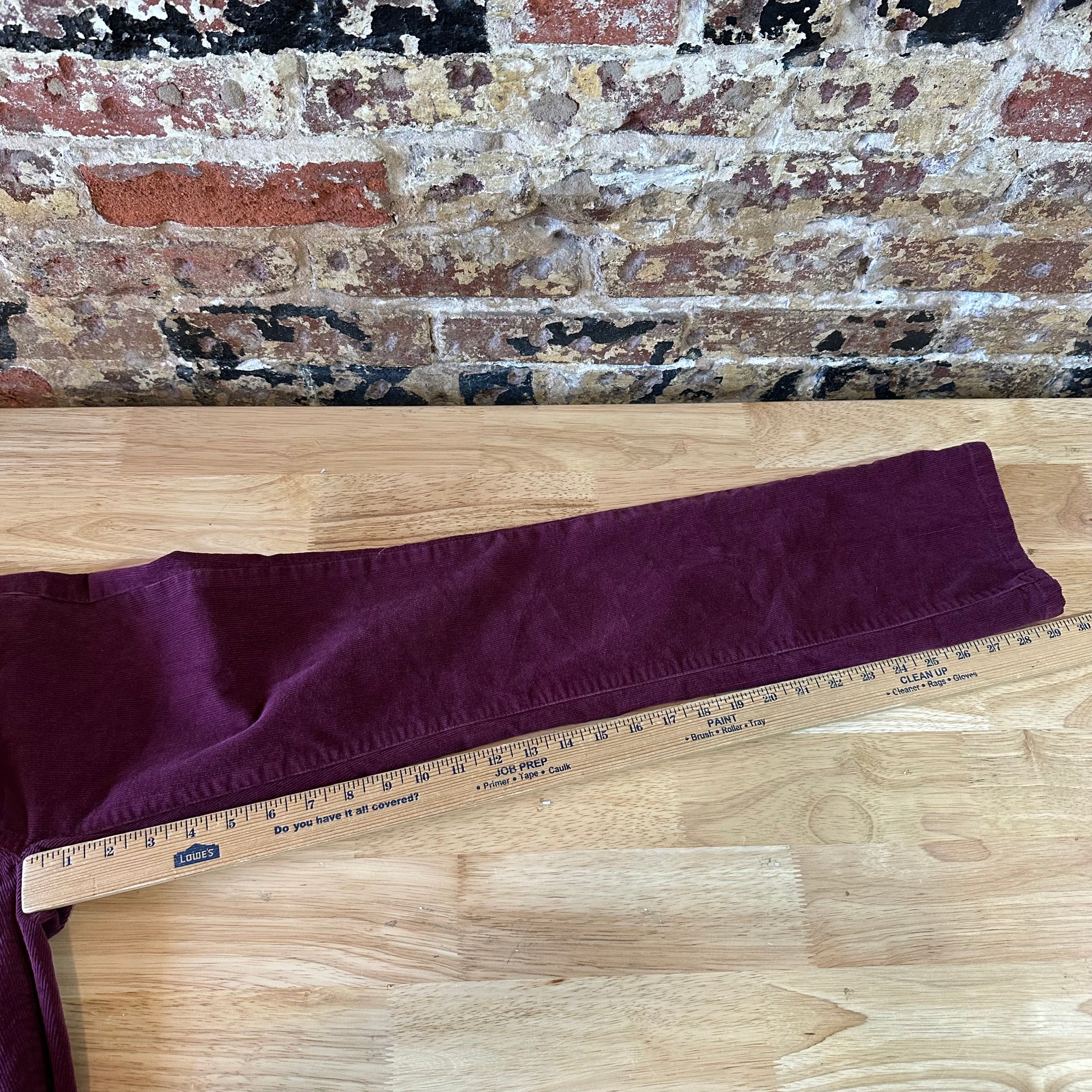 Patagonia Womens 24 Short Burgundy Corduroy Pants