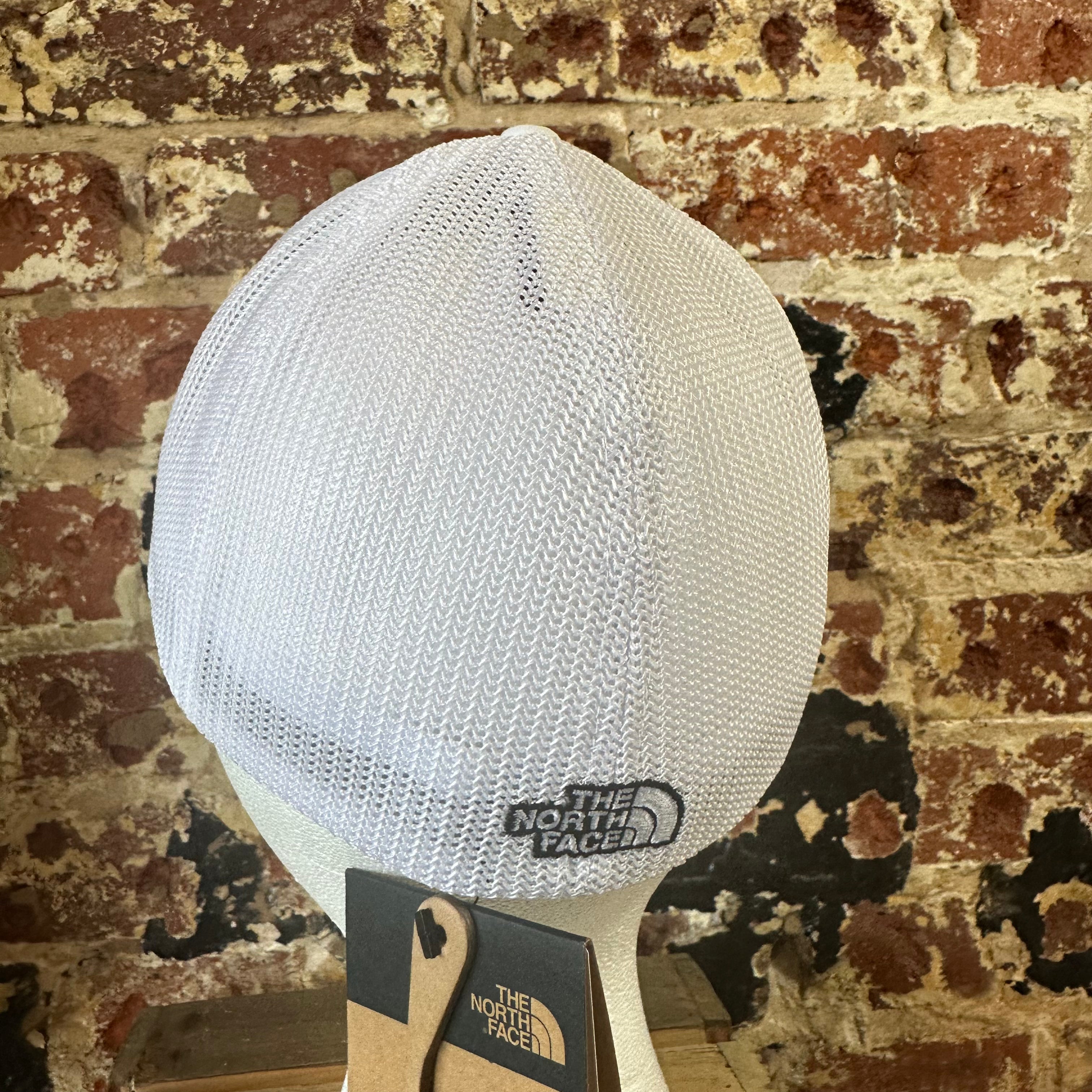 North Face S/M Fitted White Hat NEW