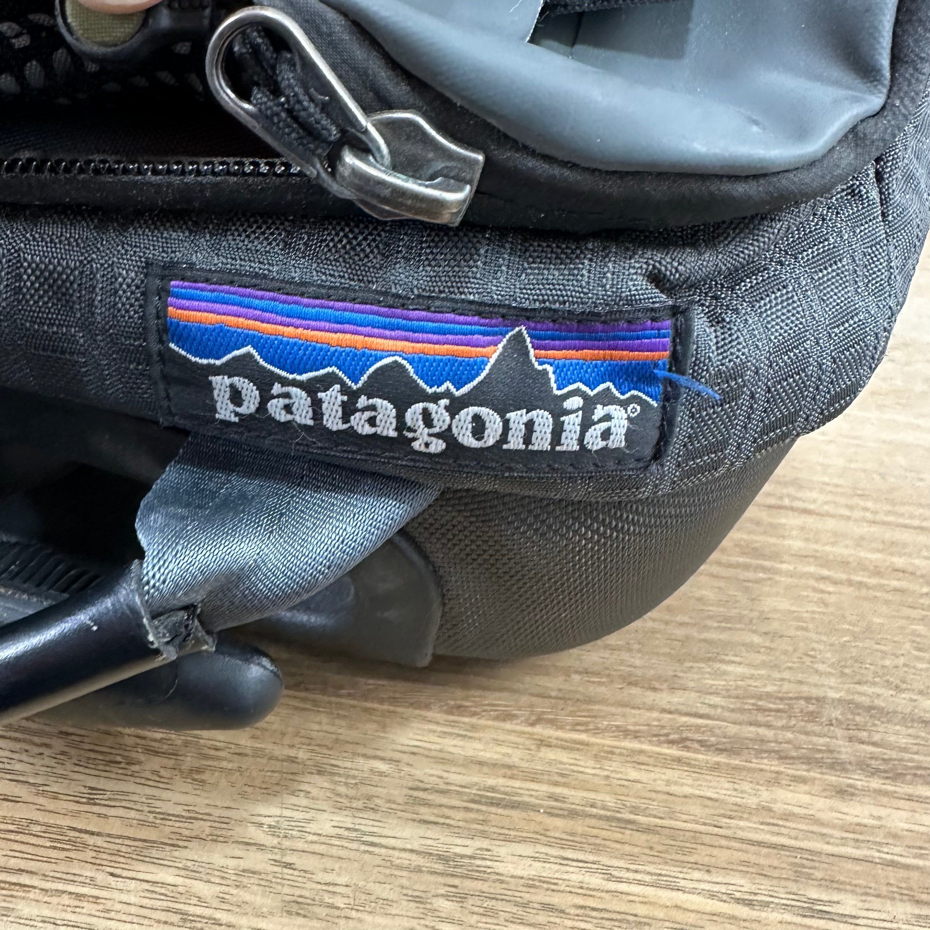 PATAGONIA gray Weathershed Sultan Rolling Duffel Travel Luggage Suitcase Bag