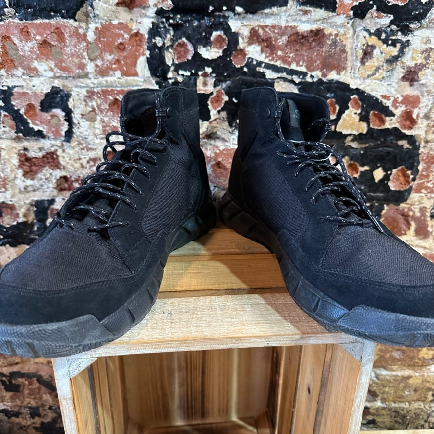 Oakley Mens 12 Black Boots