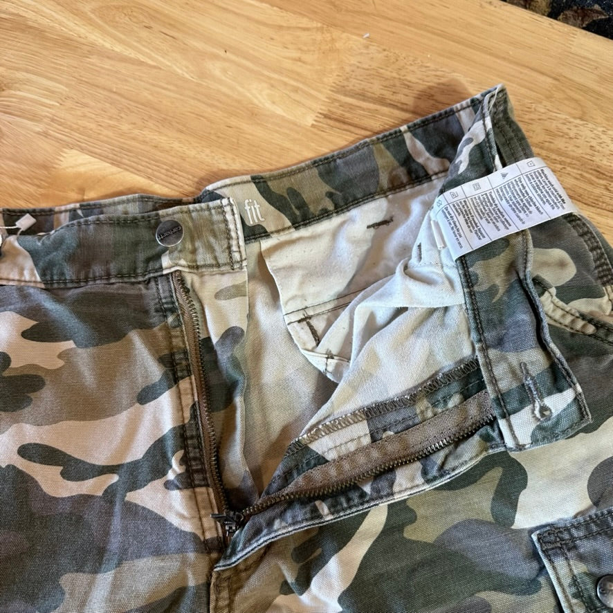 Carhartt Cargo Camo Shorts Mens 36