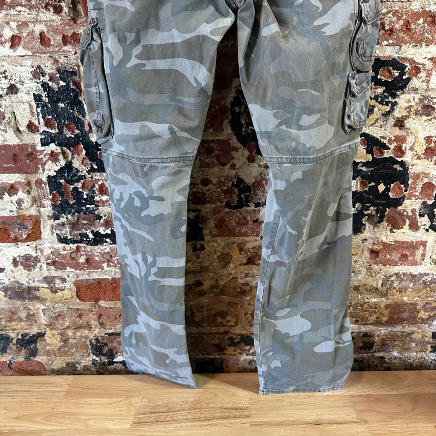 Wrangler Mens 34x32 Camo Cargo Pants