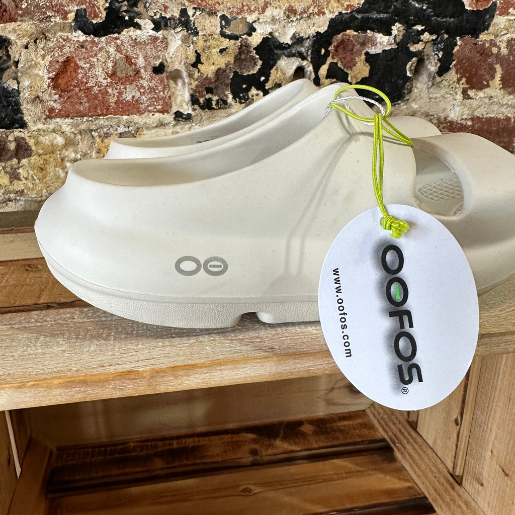 Oofos Mens 3 Womens 5 White Sandals NEW