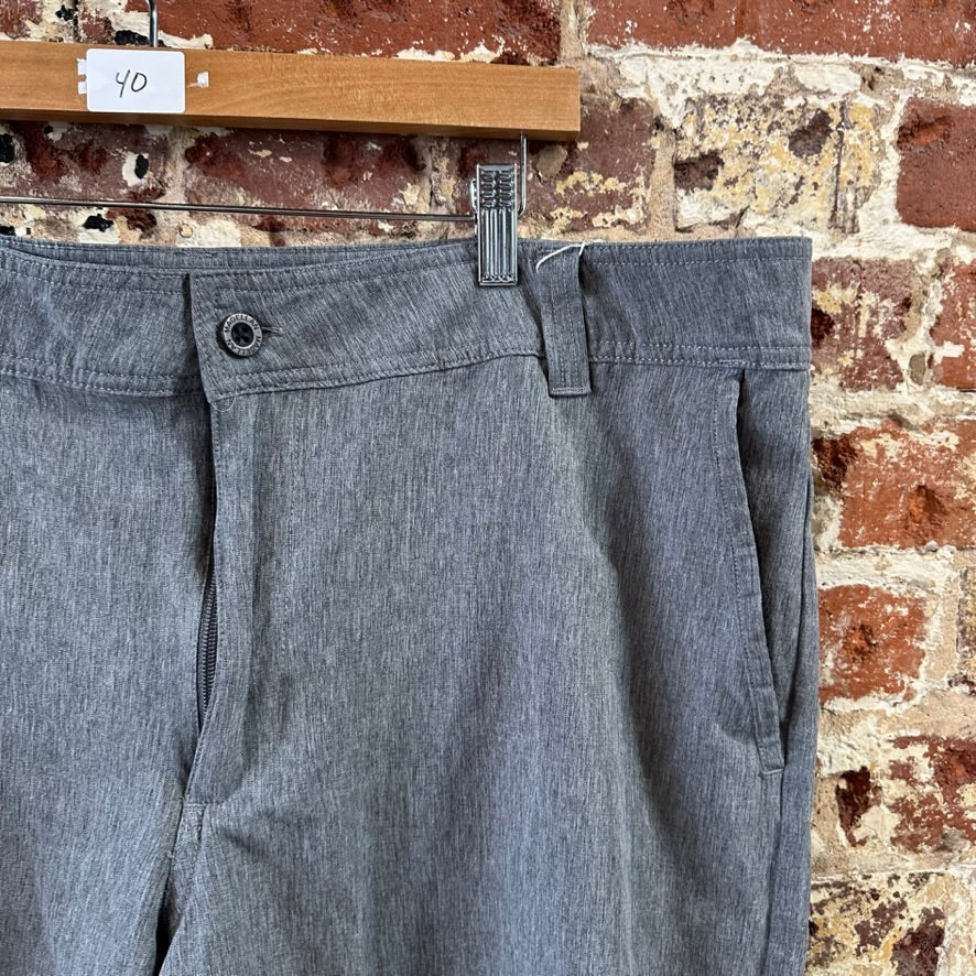 Magellan Outdoors Shorts Mens 40 Gray Fishing Outdoor Hiking 9.5" inseam