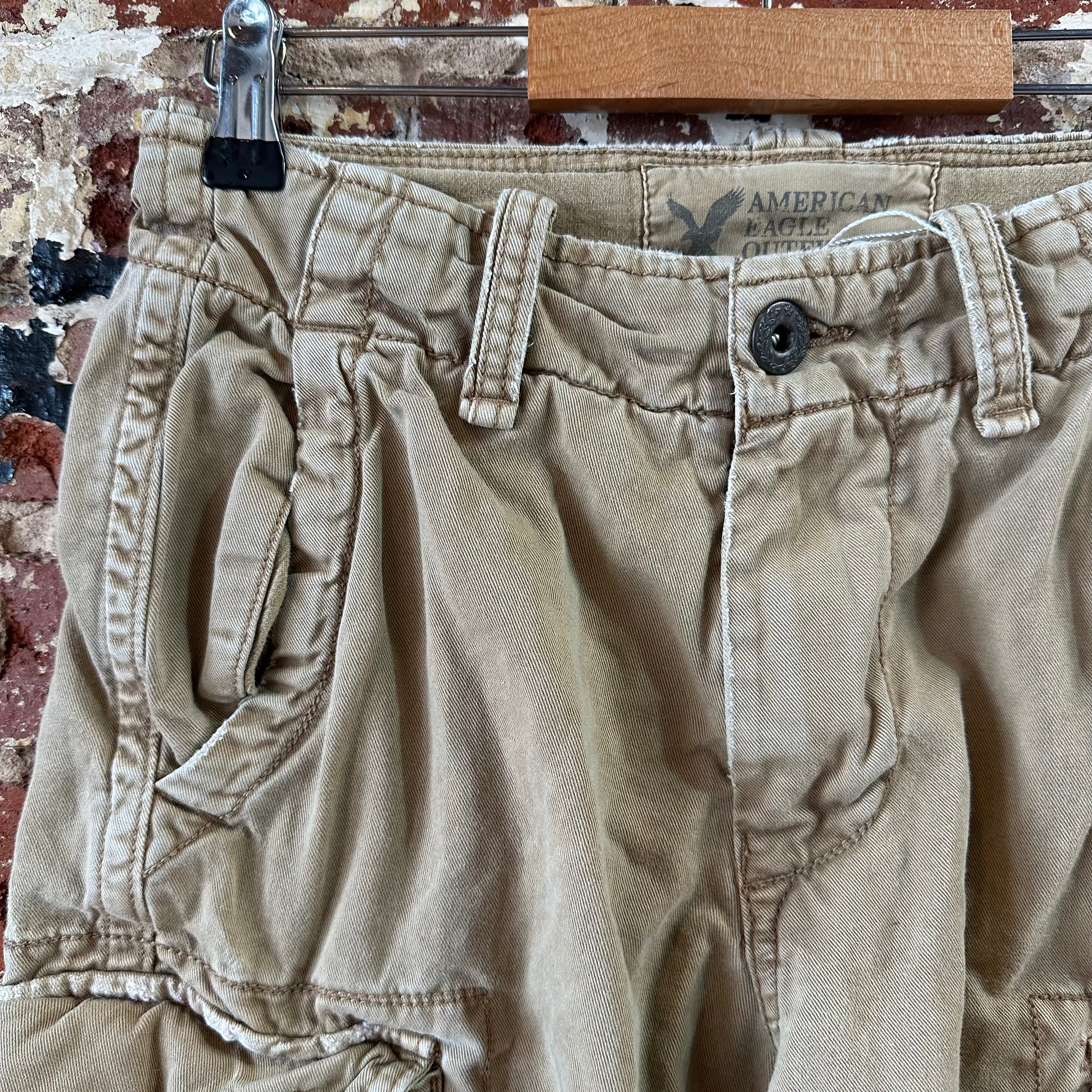 American Eagle Outfitters Classic Cargo Shorts Mens 26 Tan 10.5" inseam