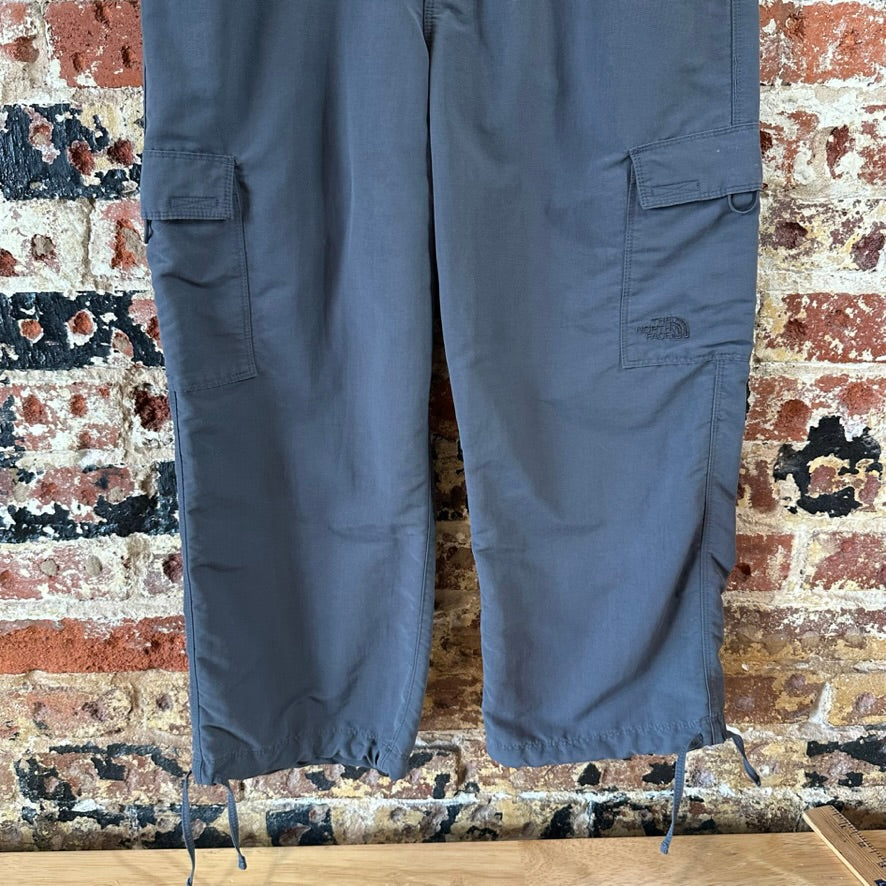 North Face Womens 6 Gray Capris