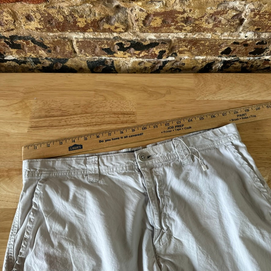 Columbia Mens 34 Tan Shorts