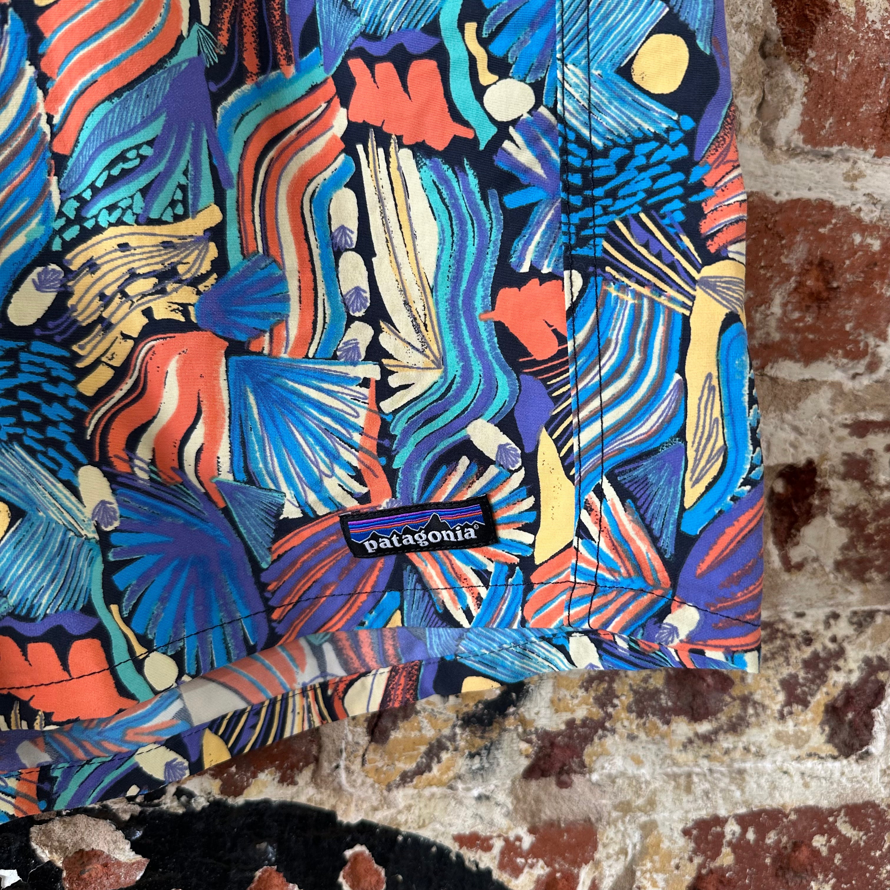 Patagonia Barely Baggies Shorts Womens Medium Purple Costa Rica Abstract