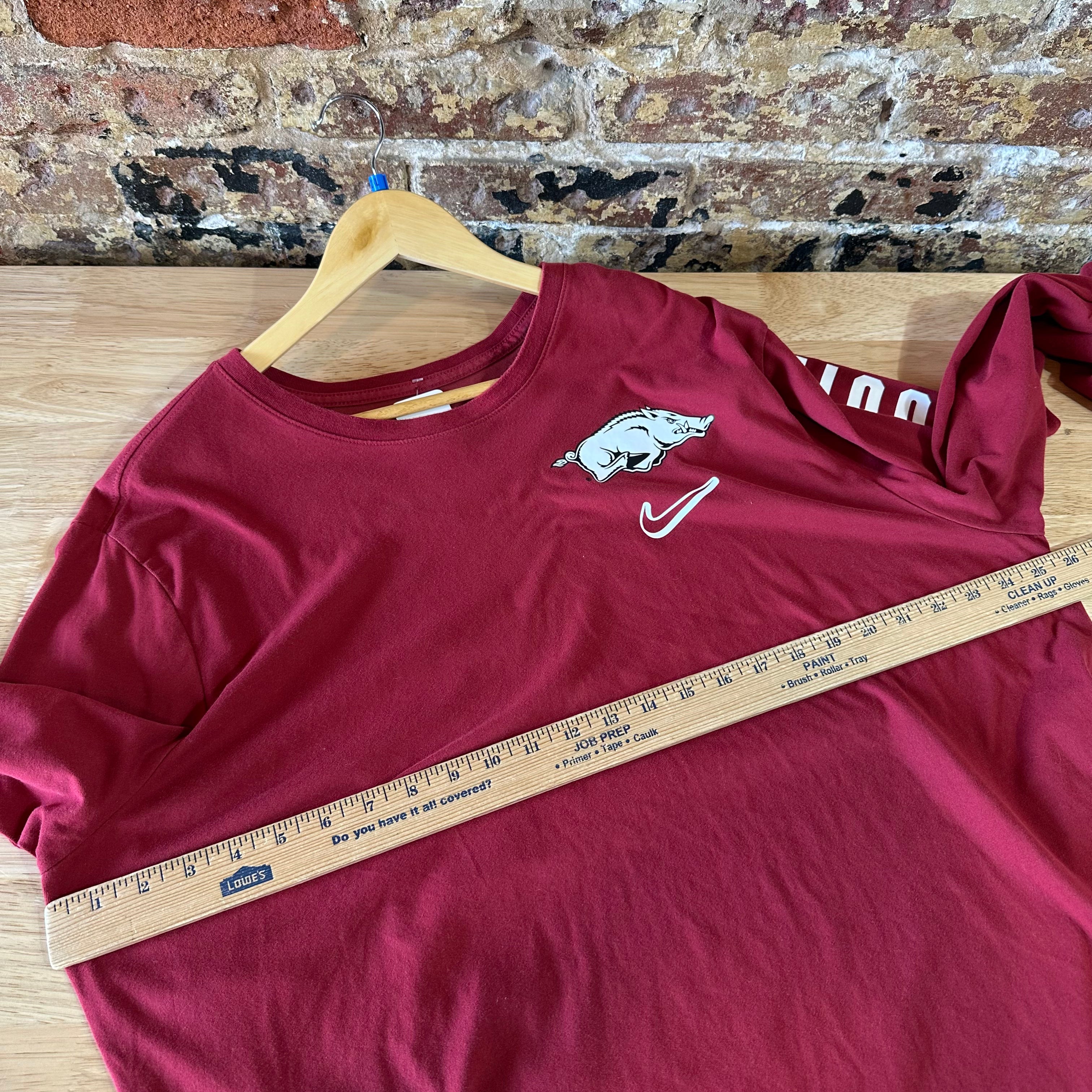 Nike Arkansas Razorbacks Hogs Mens Size 2XL Red Long Sleeve T-Shirt