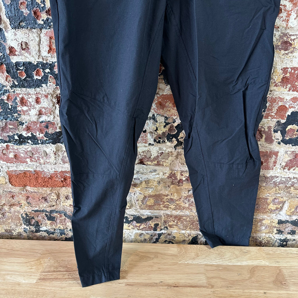 Bearded Goat Women's Medium Water Resistant Outdoor Hiking Pant Black 30x27.5"
