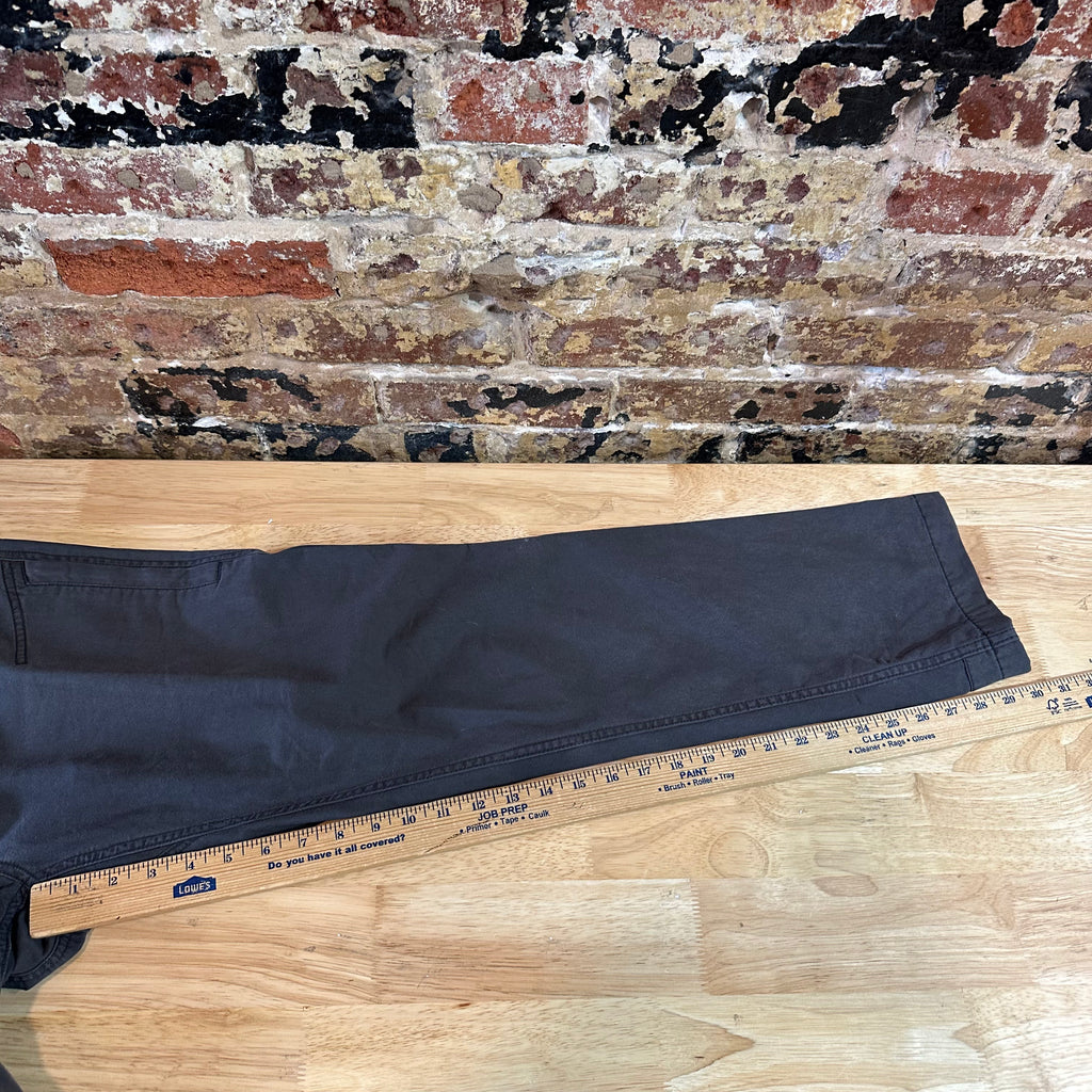 Duluth Trading Womens 8 Gray Pants