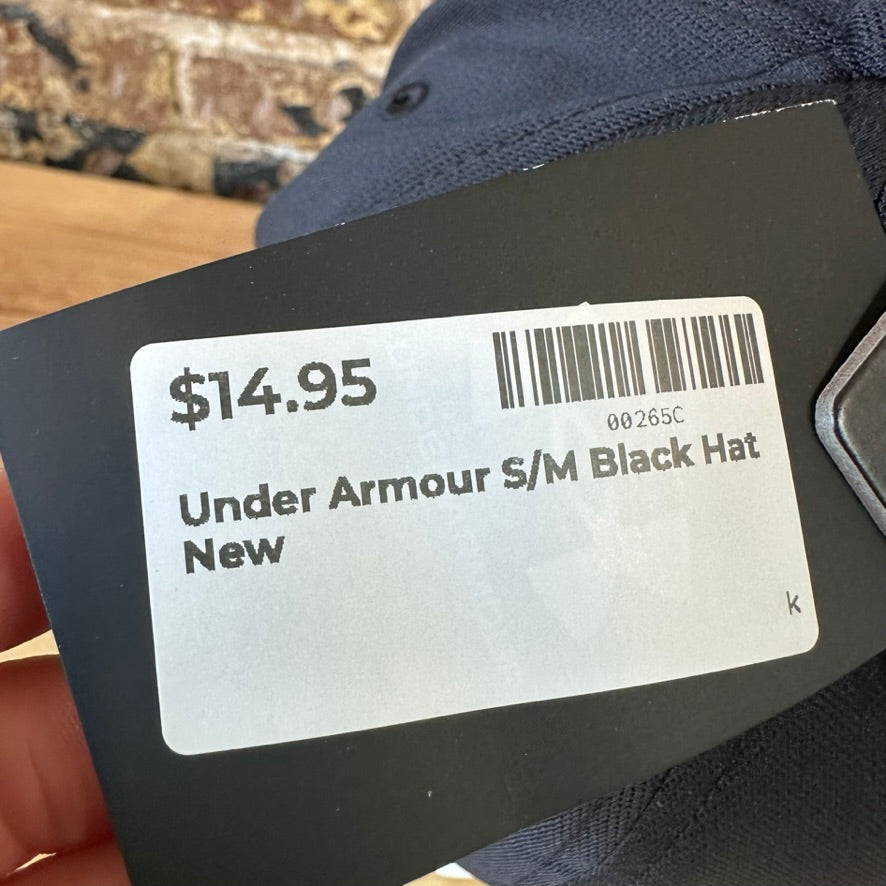 Under Armour UA Men's Black w/black logo Classic Fit S/M Cap Hat NWT