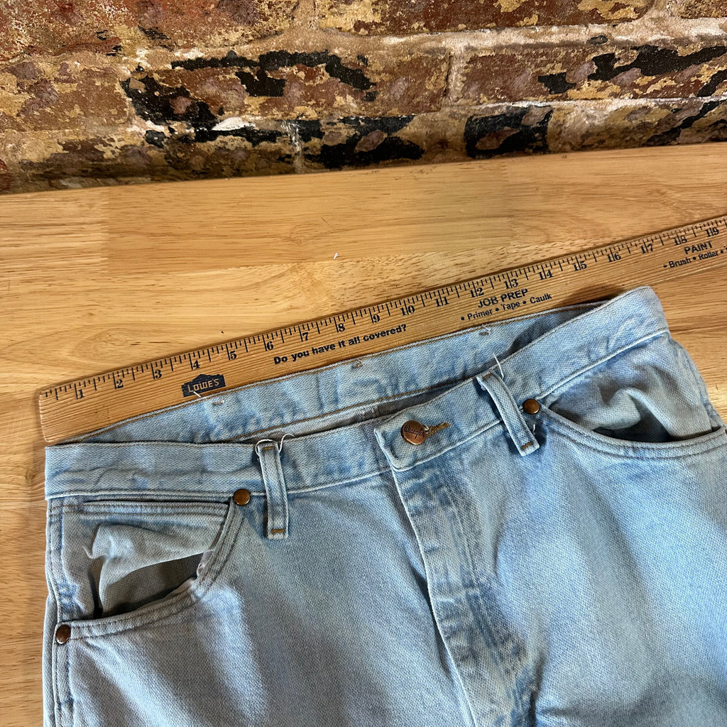 Wrangler Mens 33x32 Light Blue Jeans
