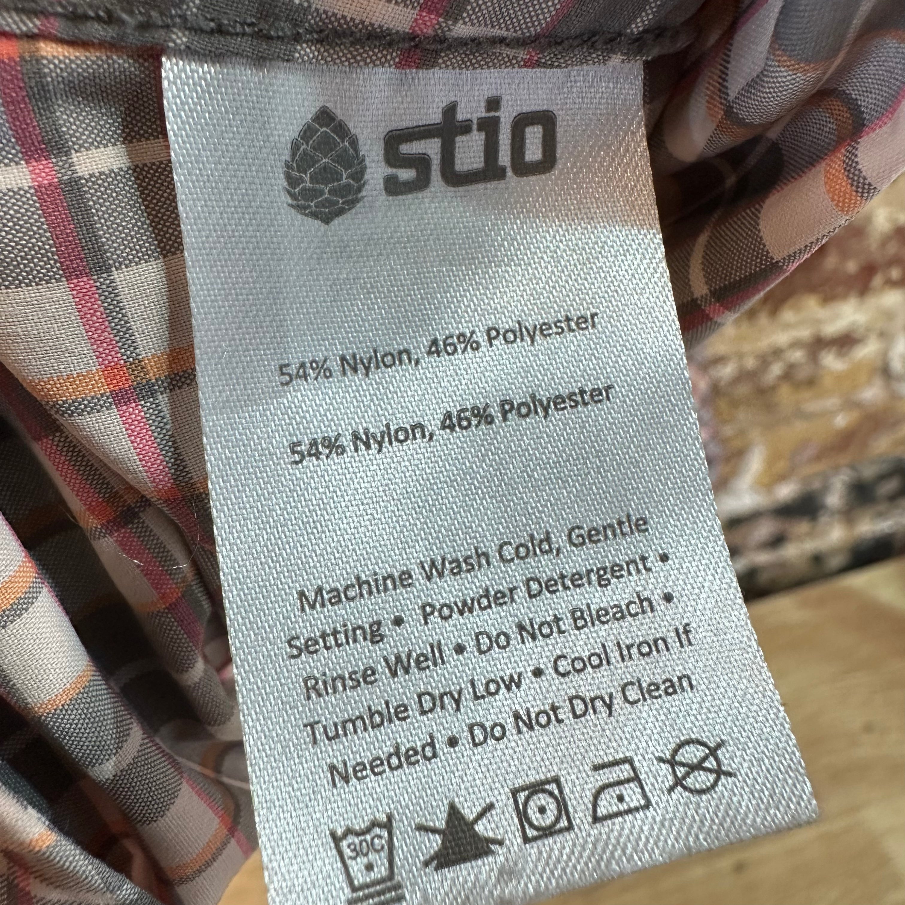 Stio Pearl Snap Button Up Shirt Women’s Size Small Pink Gray Plaid Long Sleeve