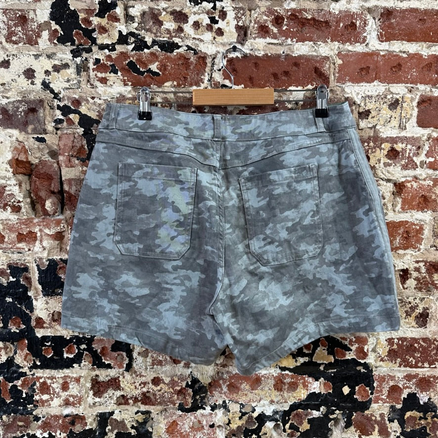 Spanx Women's Camo Utility Shorts Gray Size XL High Rise Pull On