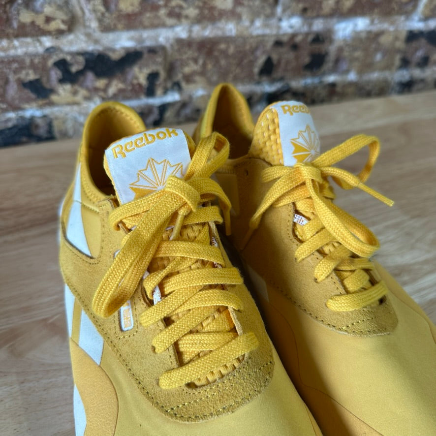 Reebok Womens 11 Mustard Yellow Shoes