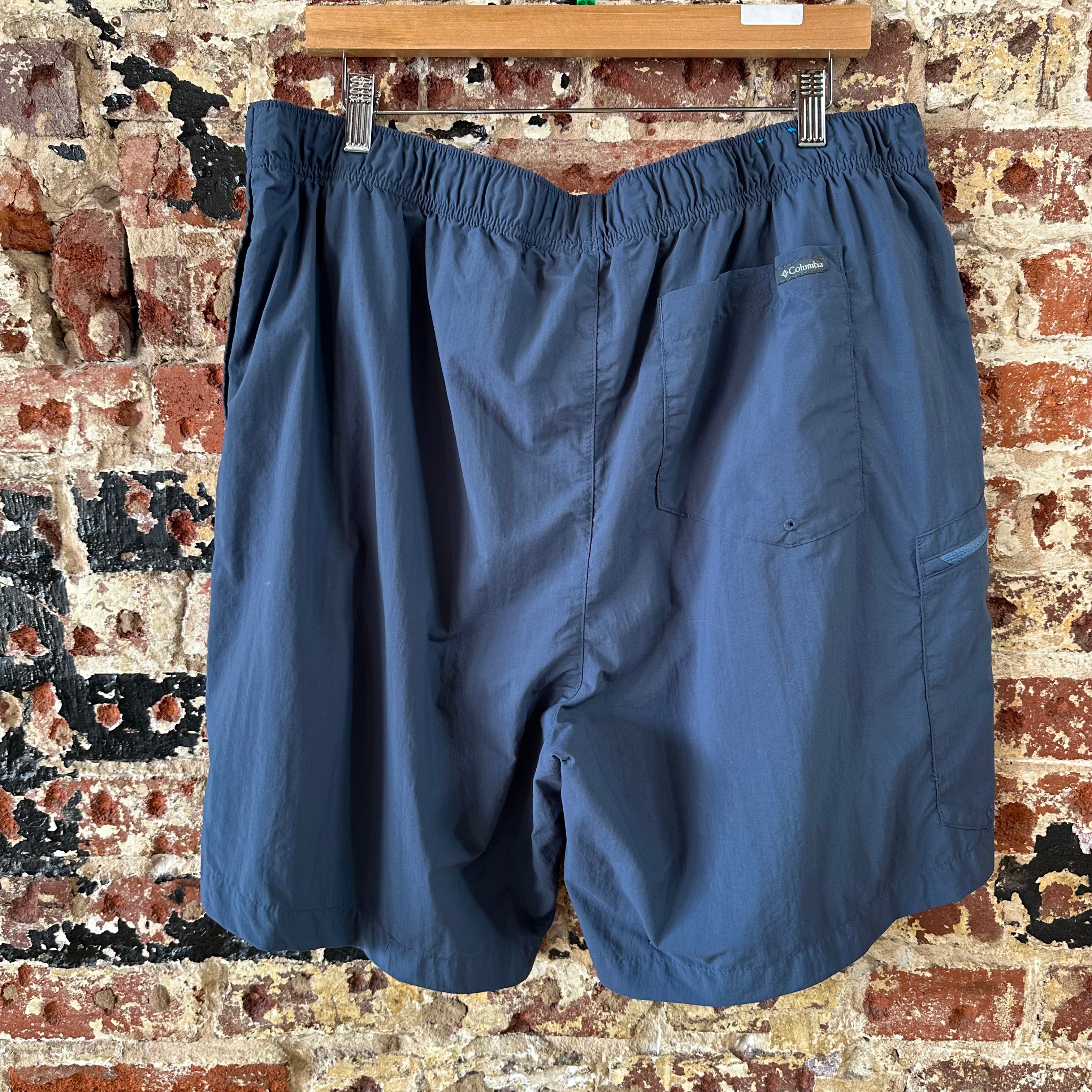 Columbia Shorts Men's Size XL Blue