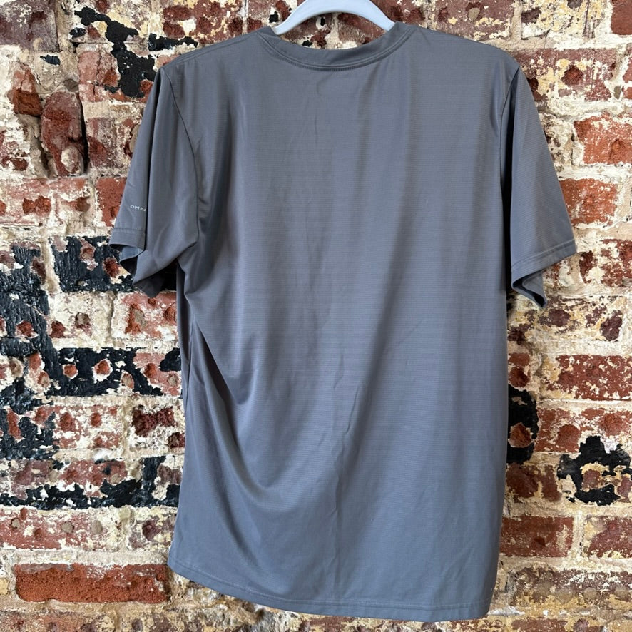Columbia Men's Small S/S Shirt