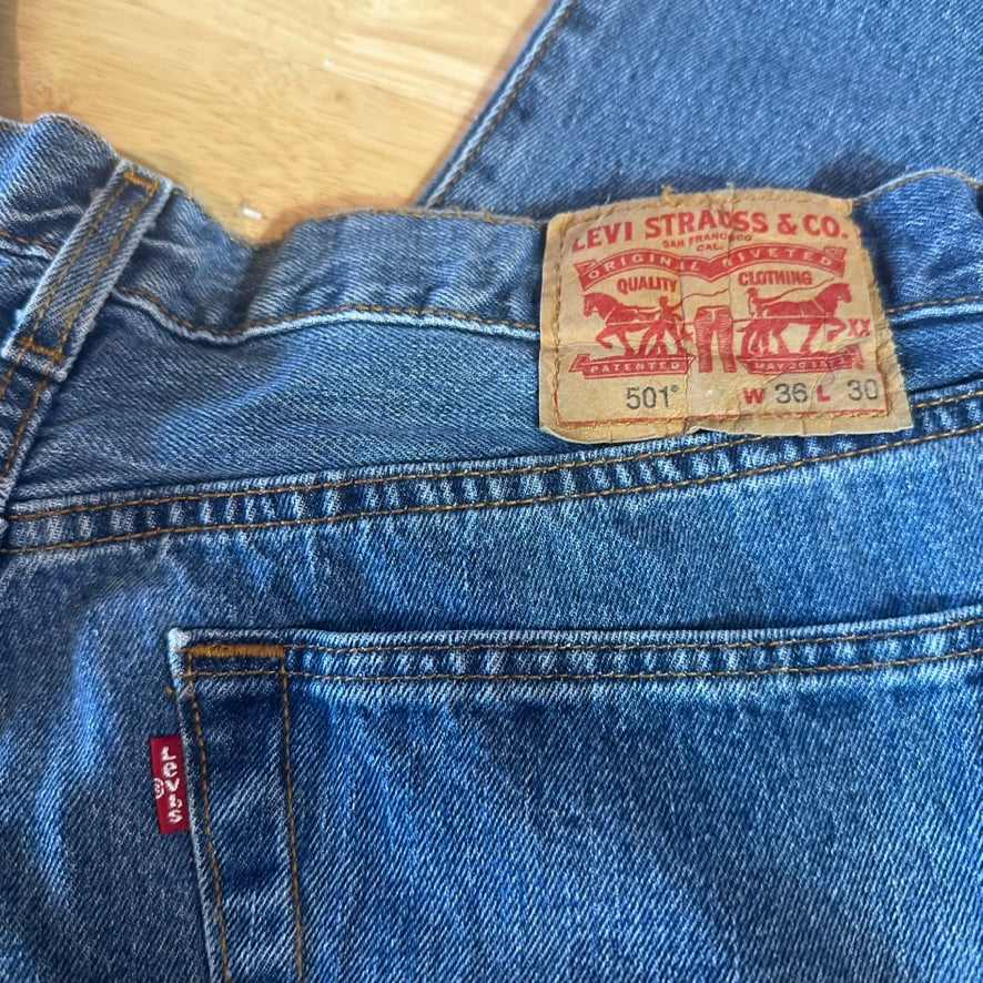 Levis 501 Mens 36x30 Blue Jeans