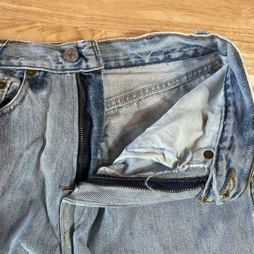 Levi's Cut Off Denim Jean Shorts Womens 26 Distressed
