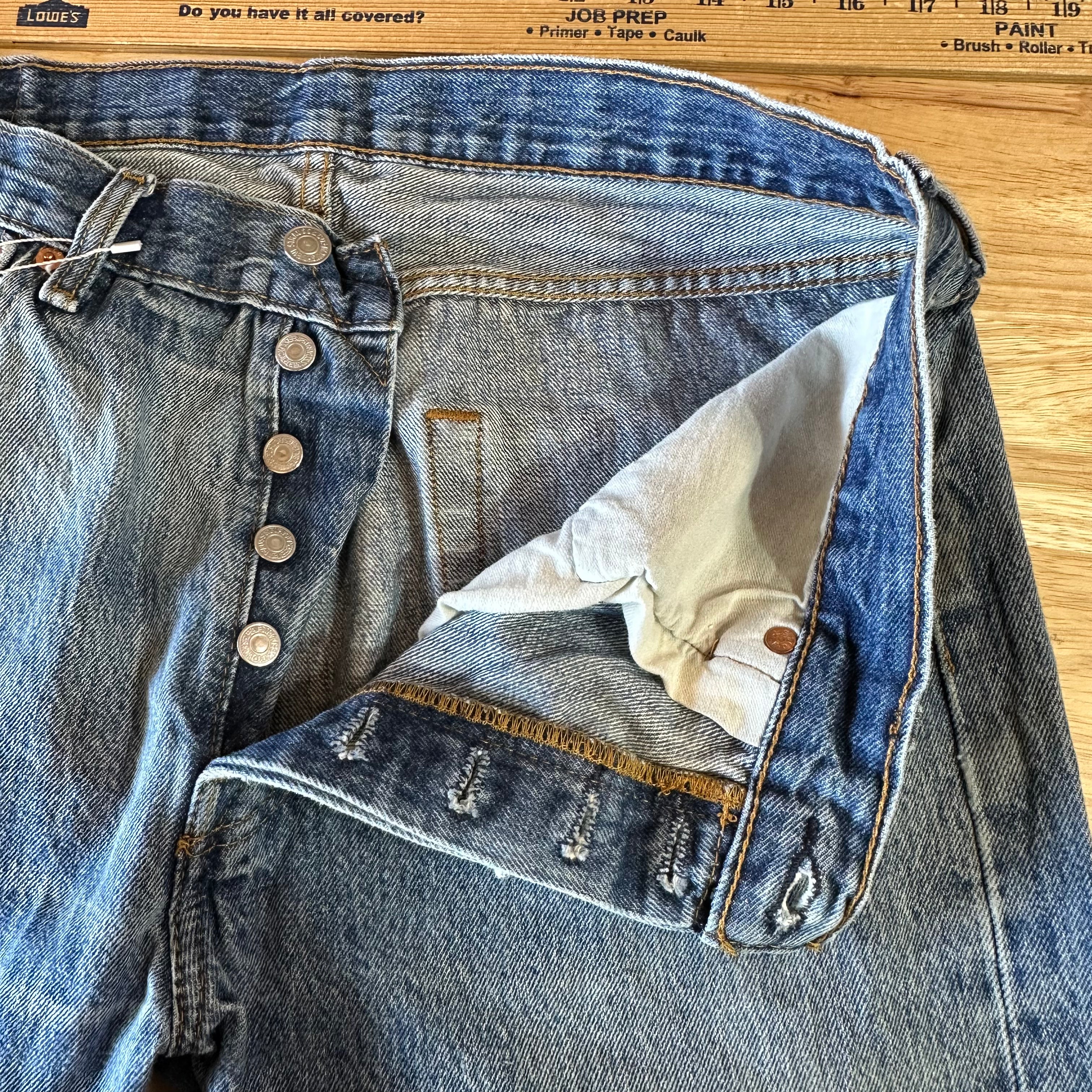 Levis 501 Mens 34x30 Blue Jeans