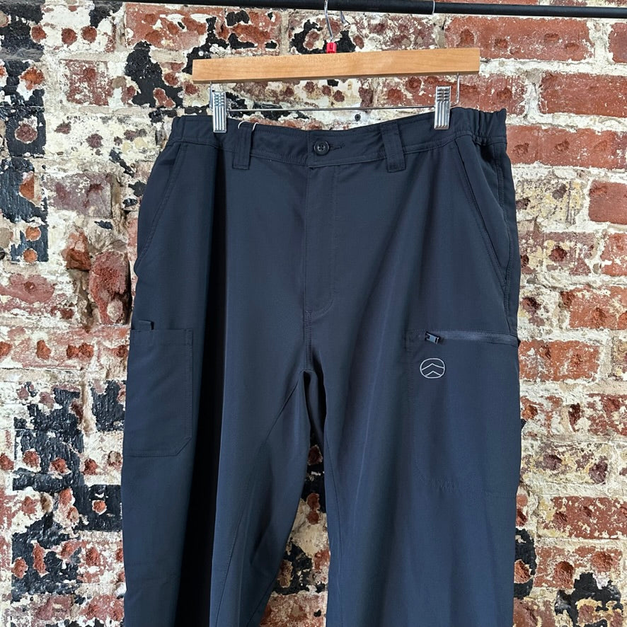 Magellan Mens Large Black Pants