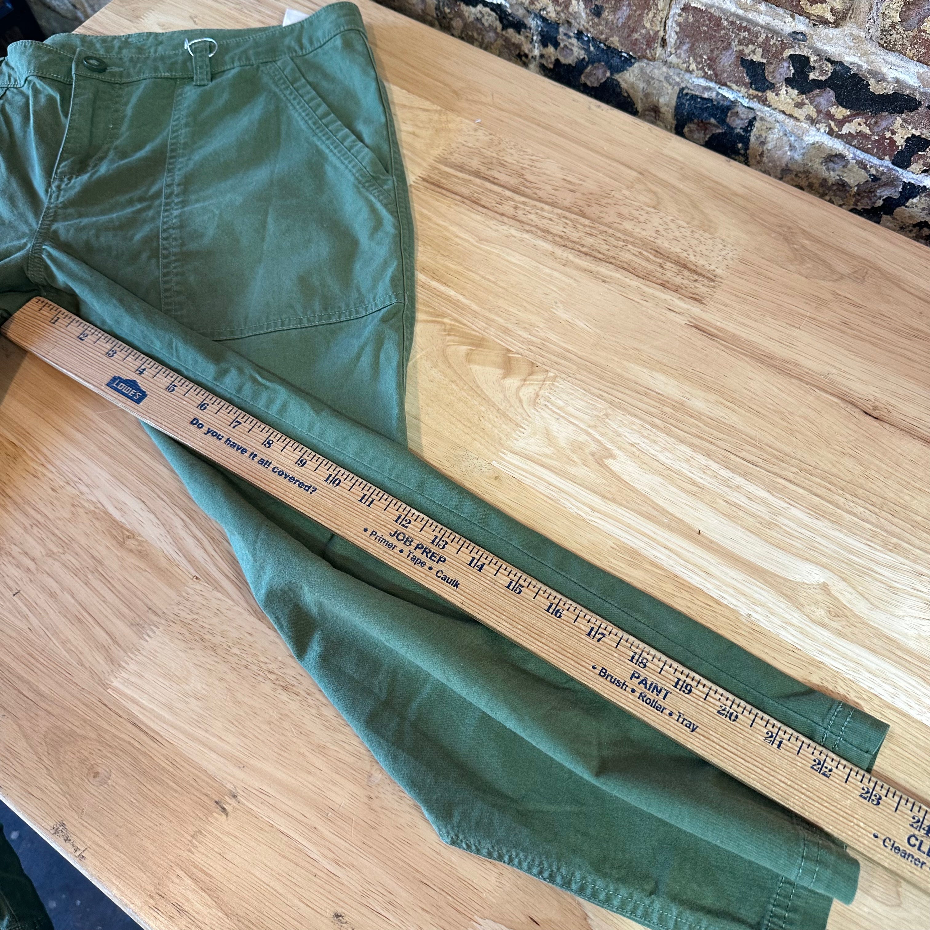 Patagonia Womens 8 Green Capris