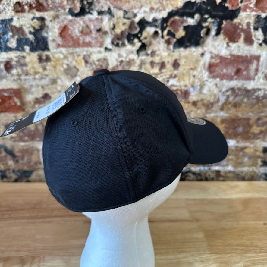 Under Armour UA Men's Black w/black logo Classic Fit S/M Cap Hat NWT