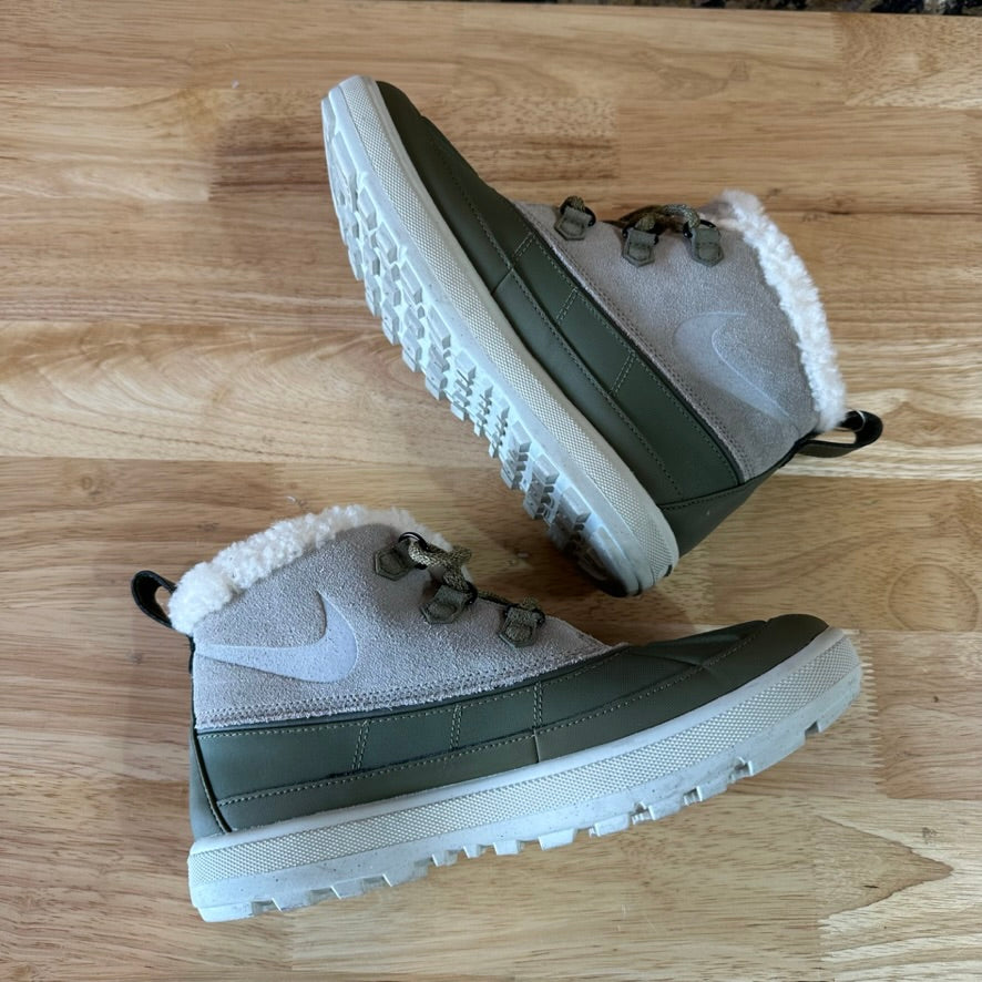 Nike Woodside Chukka 2 537345-200 Boots Womens Light Taupe Olive Faux-Fur 9.5