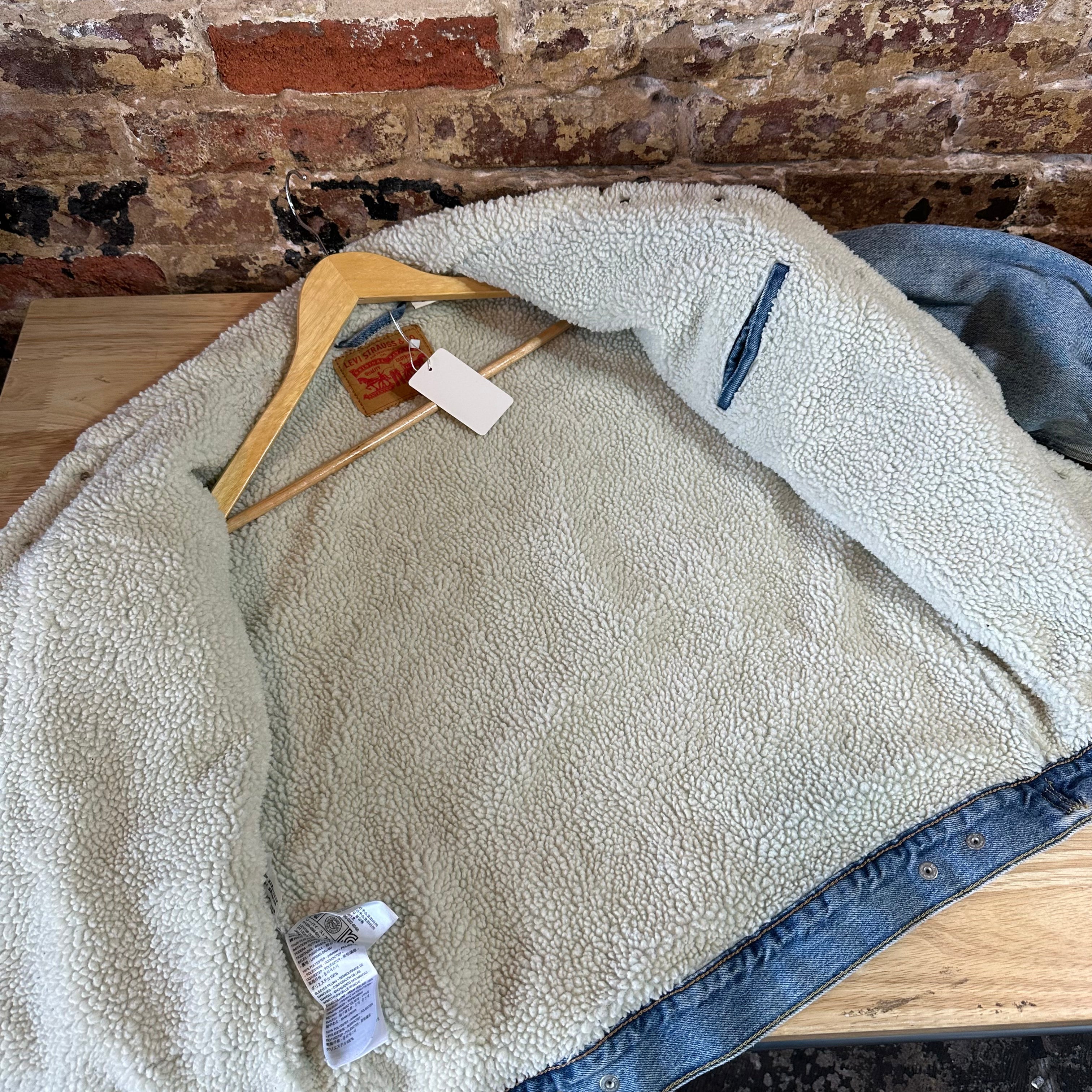 Levi's Mens Medium Sherpa Jean Jacket