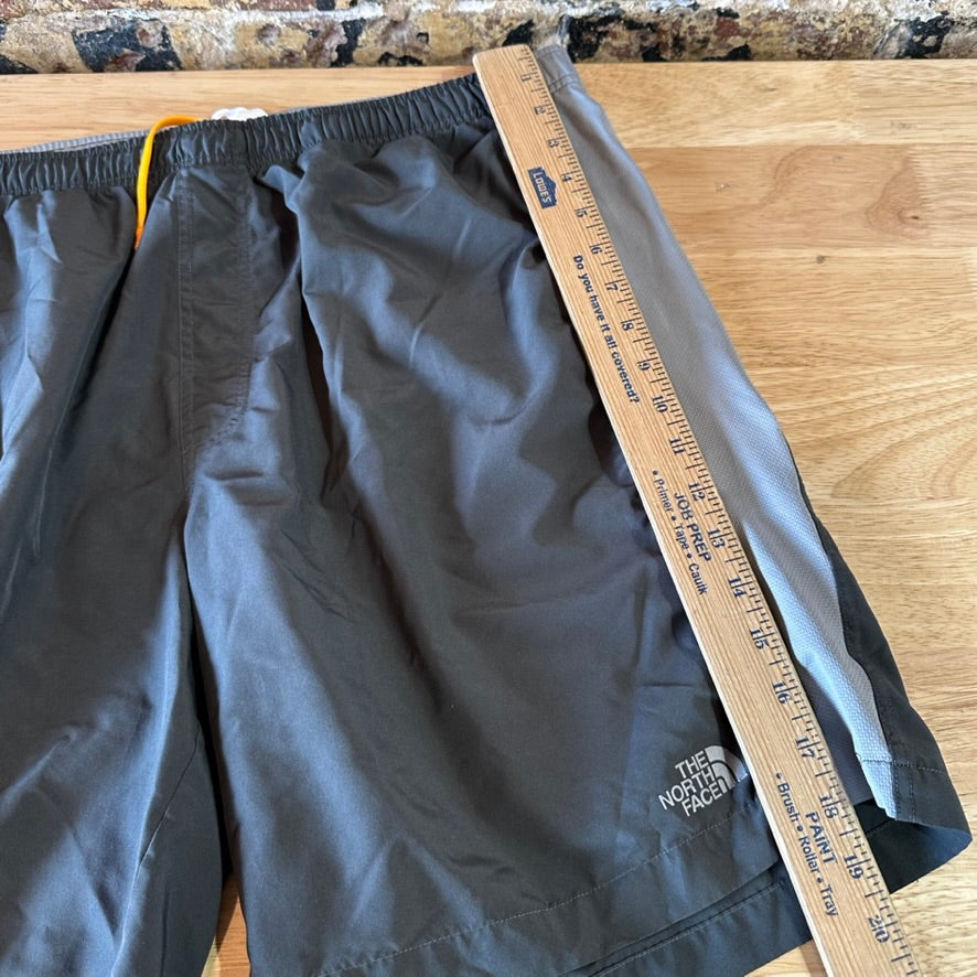 The North Face Shorts Men's Size XL Gray 37x8.5" Casual Gym