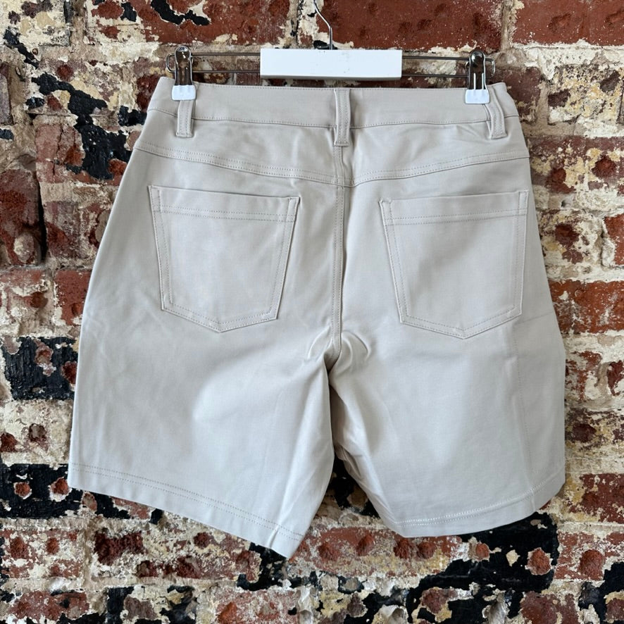 Mens BYLT Premium Basics Everyday Shorts 2.0 Size 30 Beige Stretch NEW