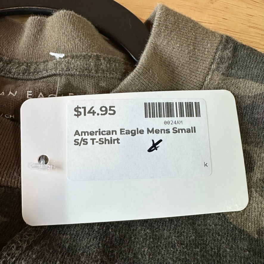 American Eagle Outfitters Camo Mens T-shirt Small Short Sleeve