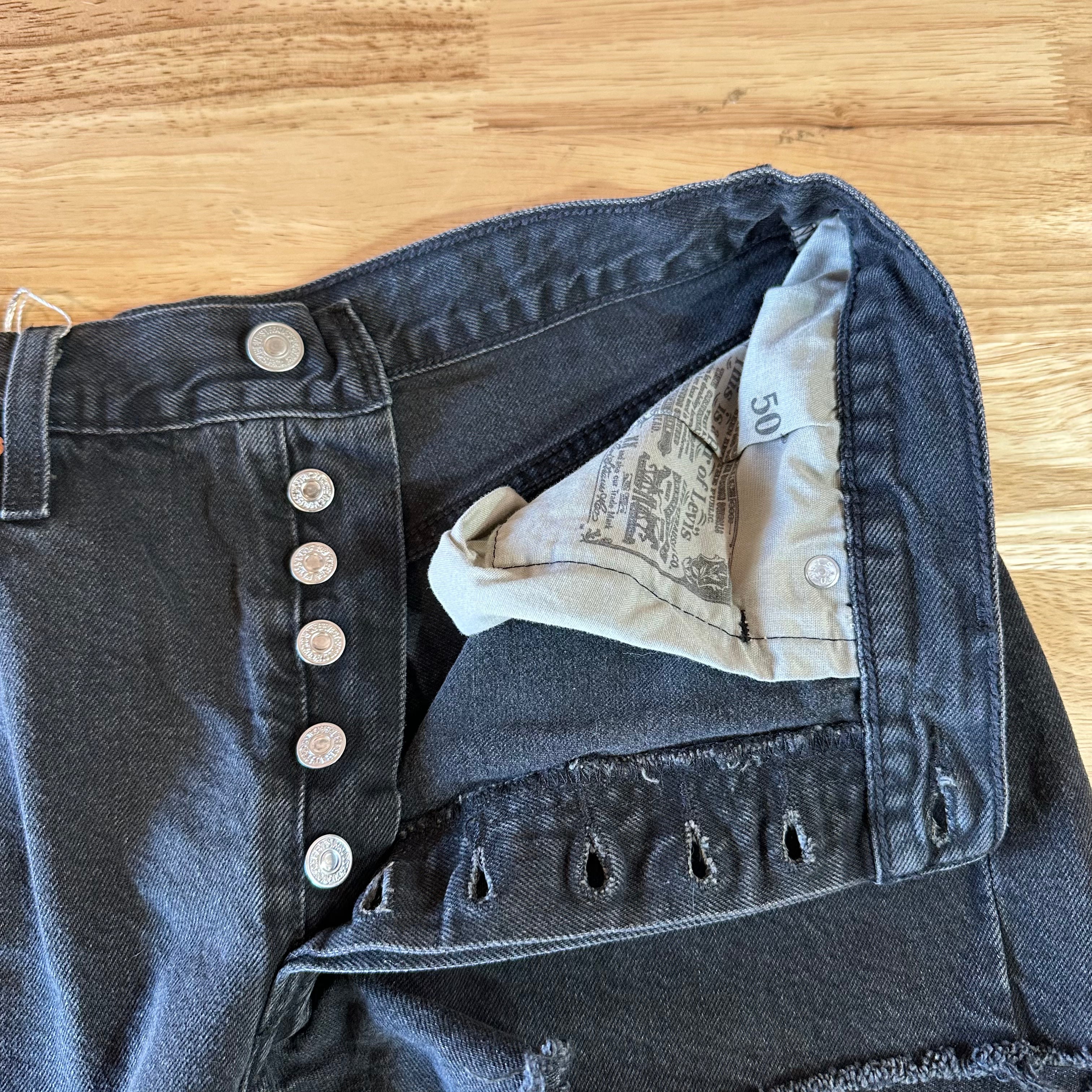 Levi's Cut Off Denim Black Jean Shorts Womens 31 Distressed- 32x2.5"