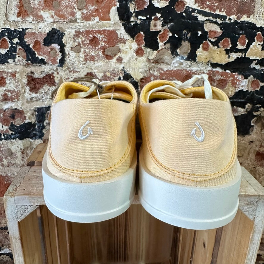 Oluaki Tradewinds Mens 10 Yellow Shoes NEW