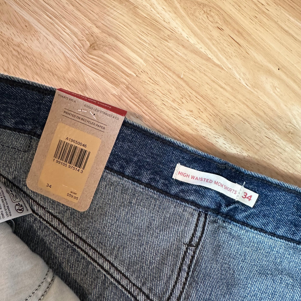Levi's Jean Shorts Womens 34 NEW