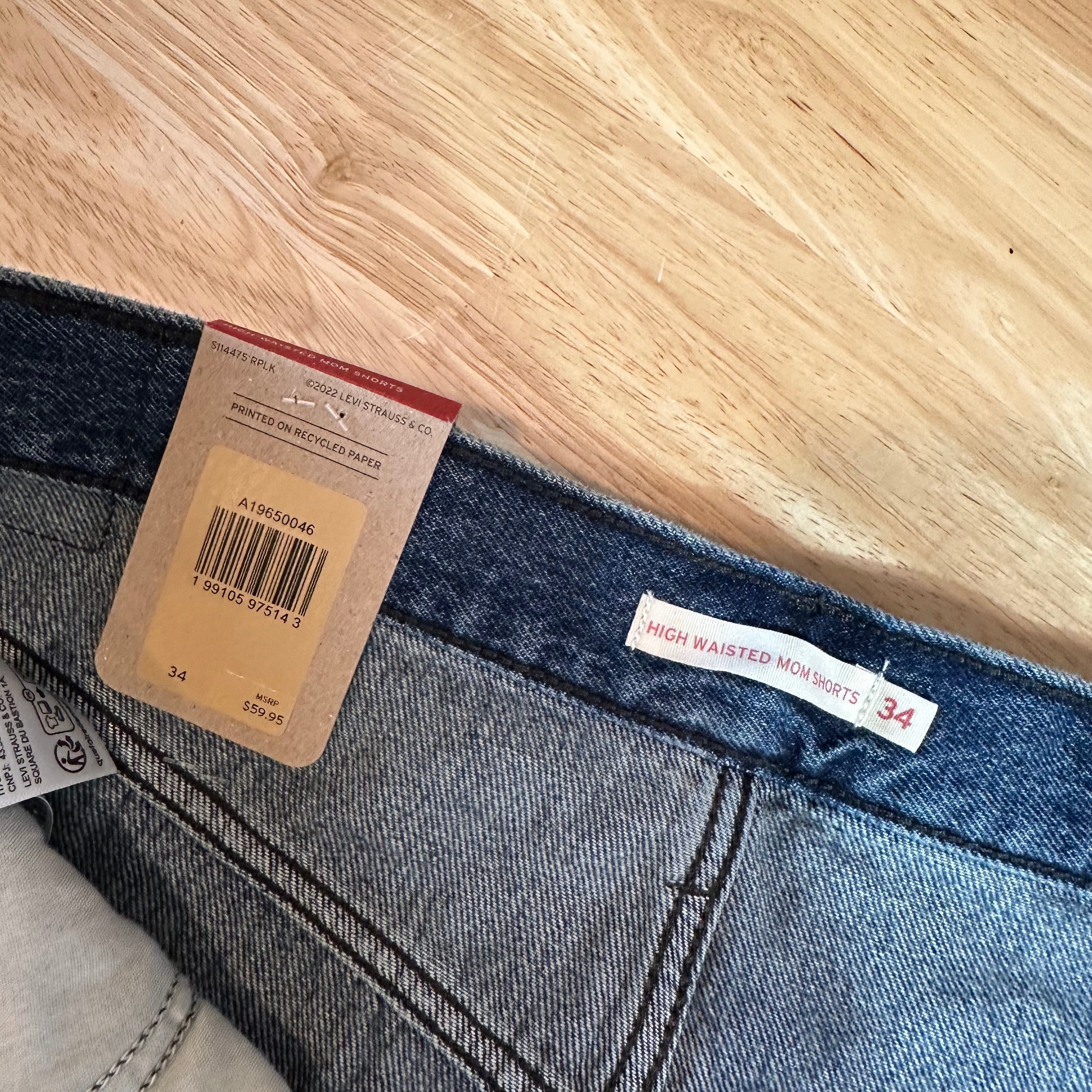 Levi's Jean Shorts Womens 34 NEW