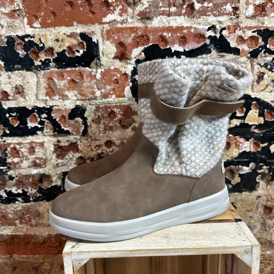 Hey Dude Brown Boots Womens 7