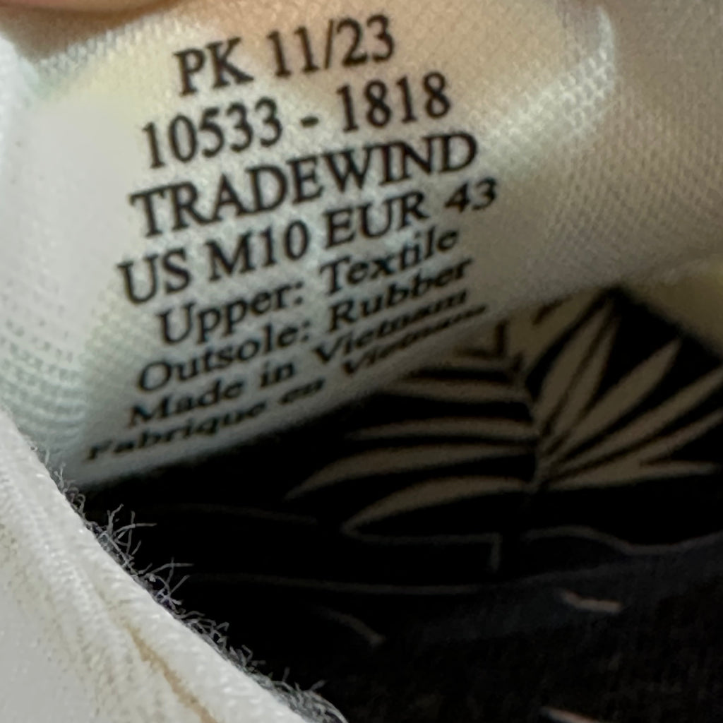 Oluaki Tradewinds Mens 10 White Shoes NEW