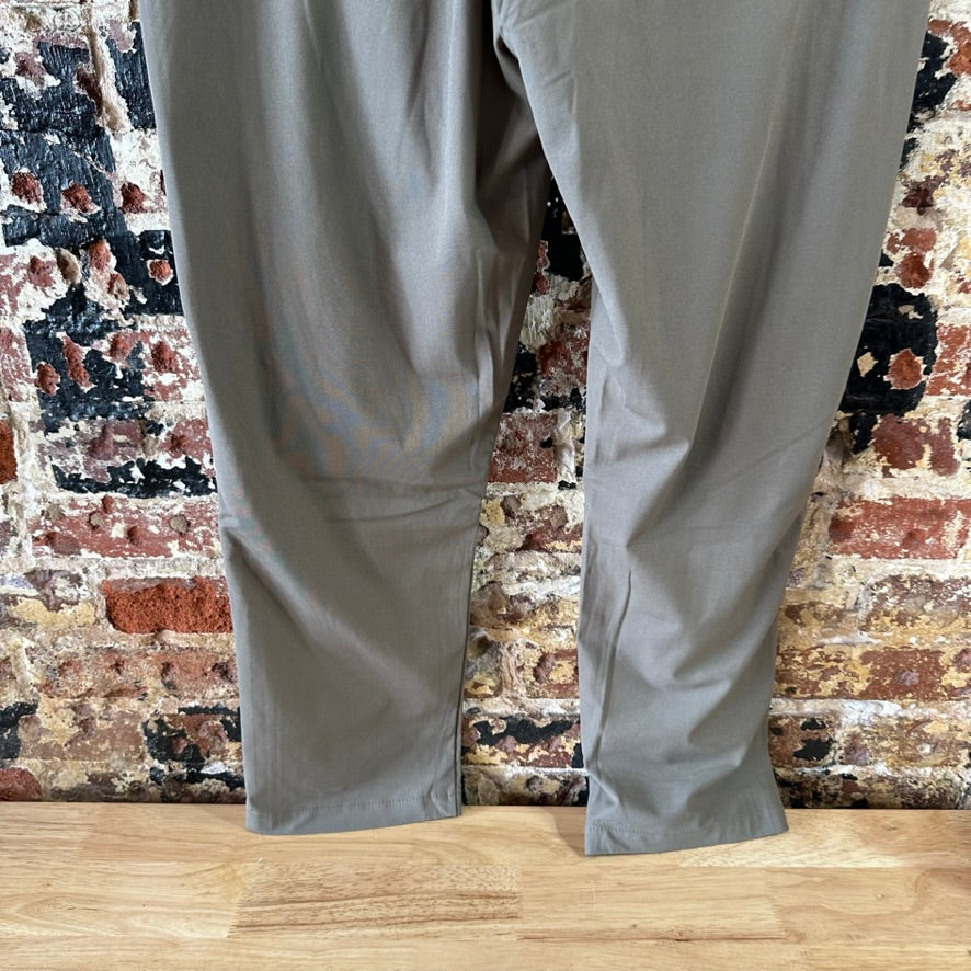Quicksilver Mens 36x30 Tech Pants NEW