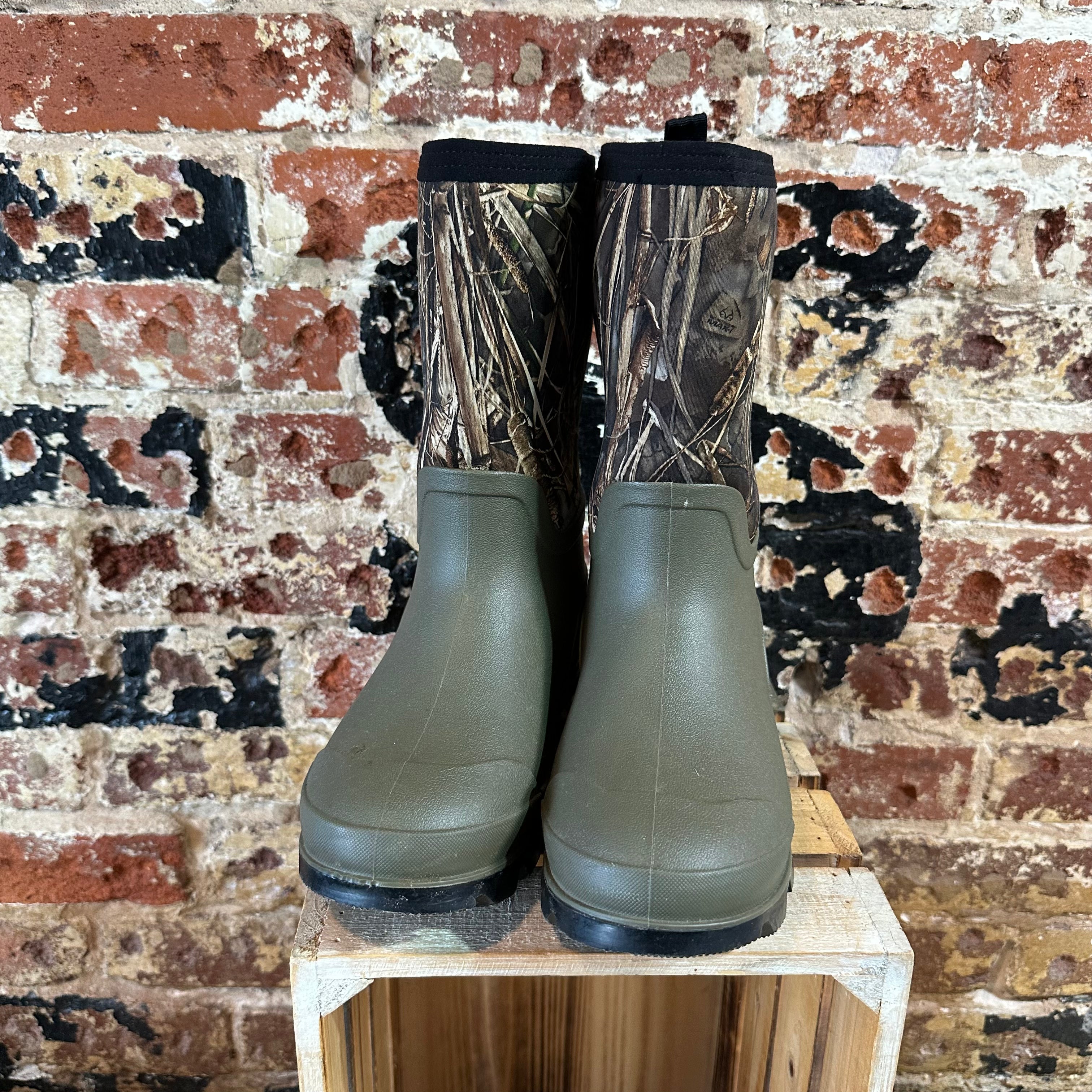 Magellan Boys 6 Camo Mud Boots