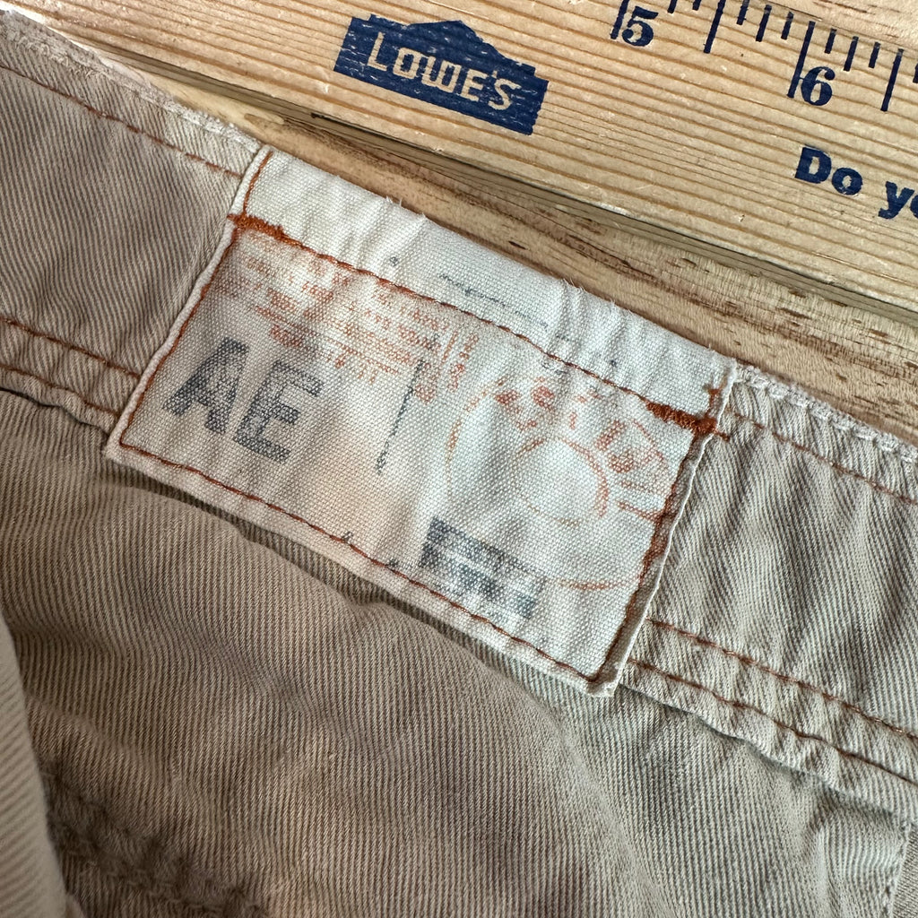American Eagle Outfitters Classic Length Cargo Shorts Mens 32 Tan 10.5" inseam
