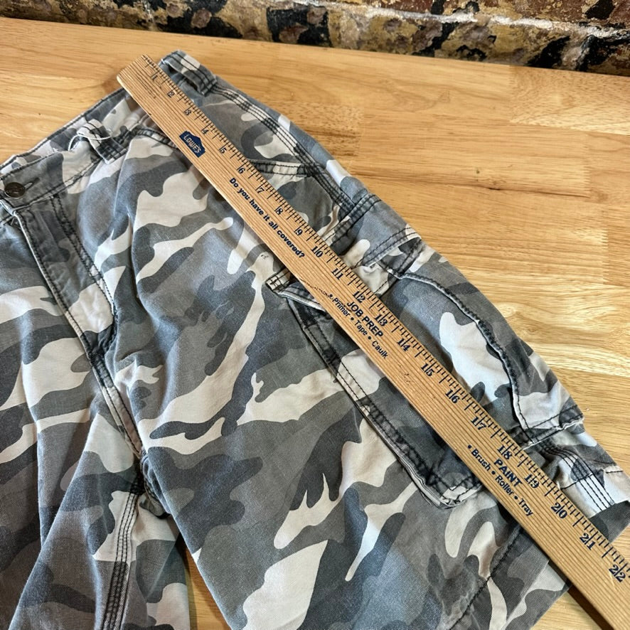 Carhartt Camo Mens 34 Cargo Shorts